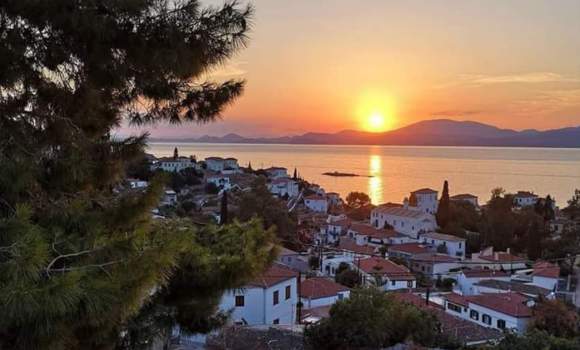 Hydra Walking Tours